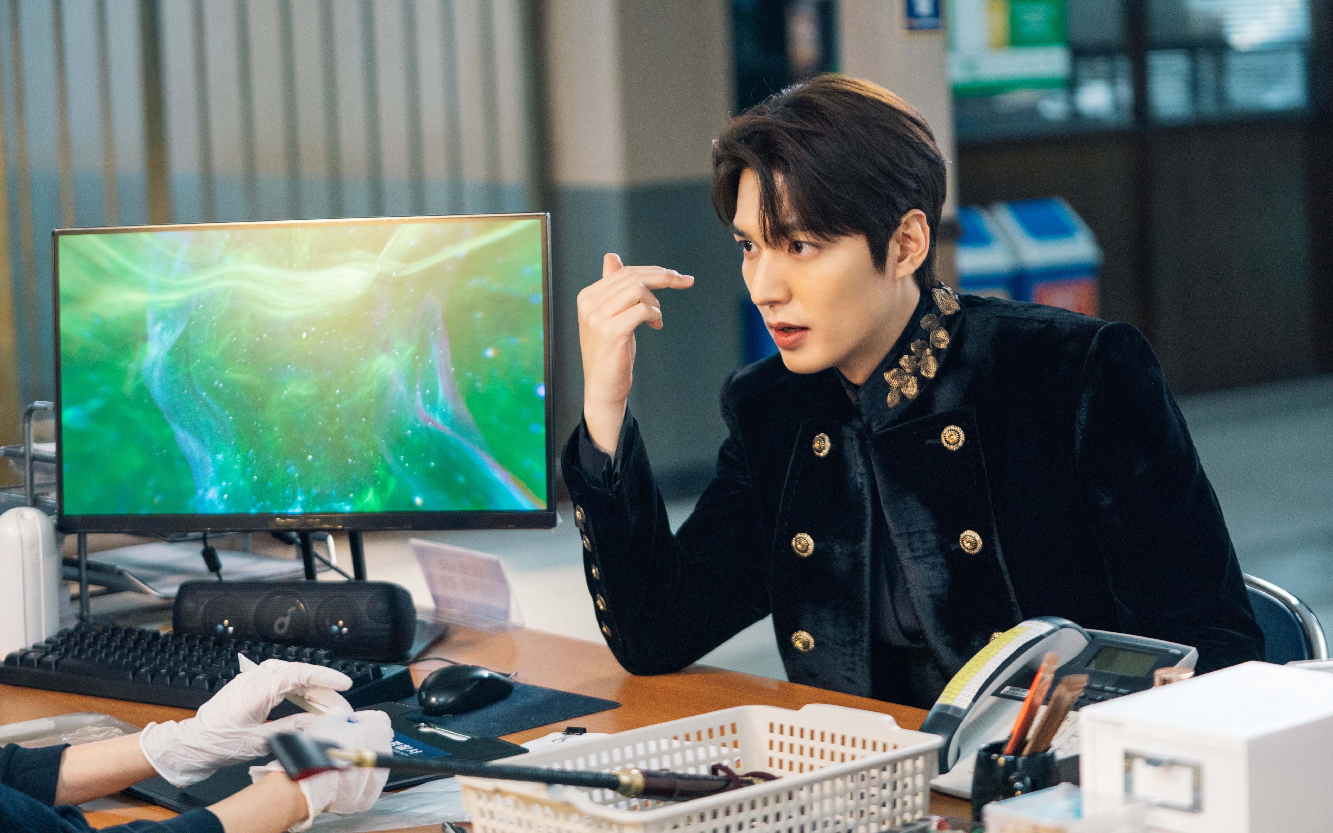 爱游戏官方入口-非洲韵律刺穿钢铁森林，迪亚斯用喀麦隆节奏在巴黎书写决赛史诗