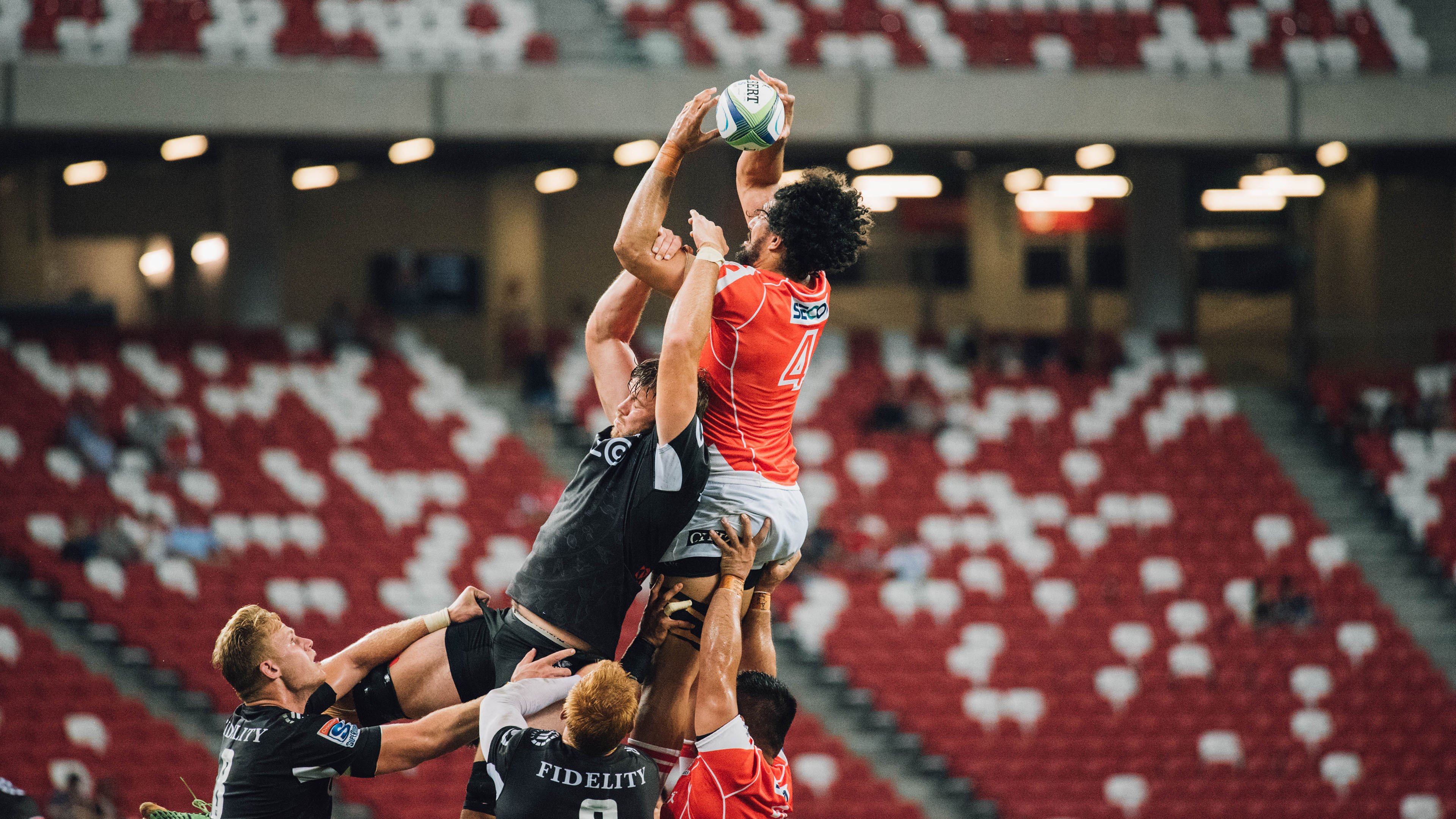 爱游戏娱乐-库里王冠上的第41颗宝石，当国王用三分暴雨浇熄上海队的反击火种