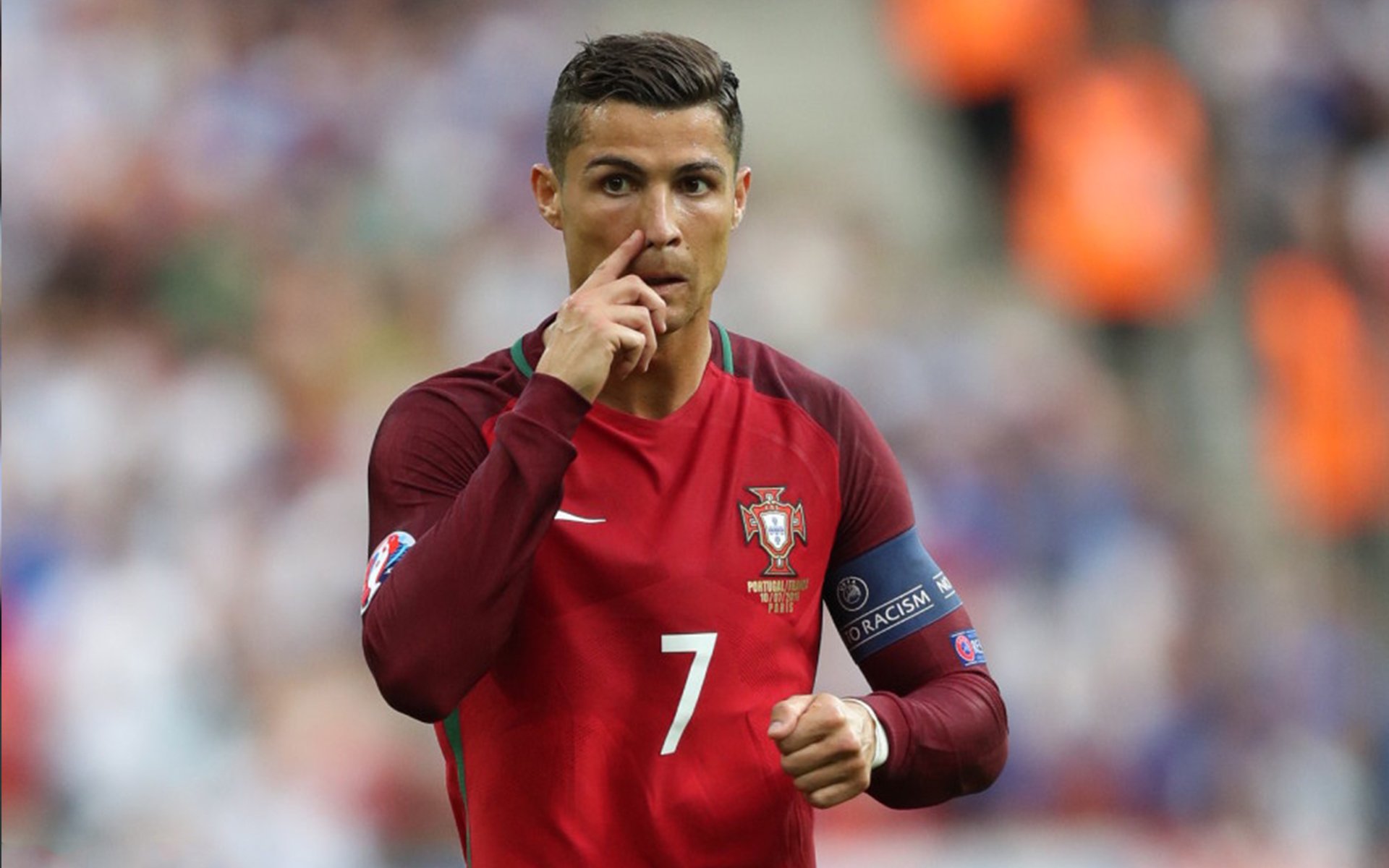 爱游戏在线-鹰喙与牛角，压哨绝杀的绿茵史诗