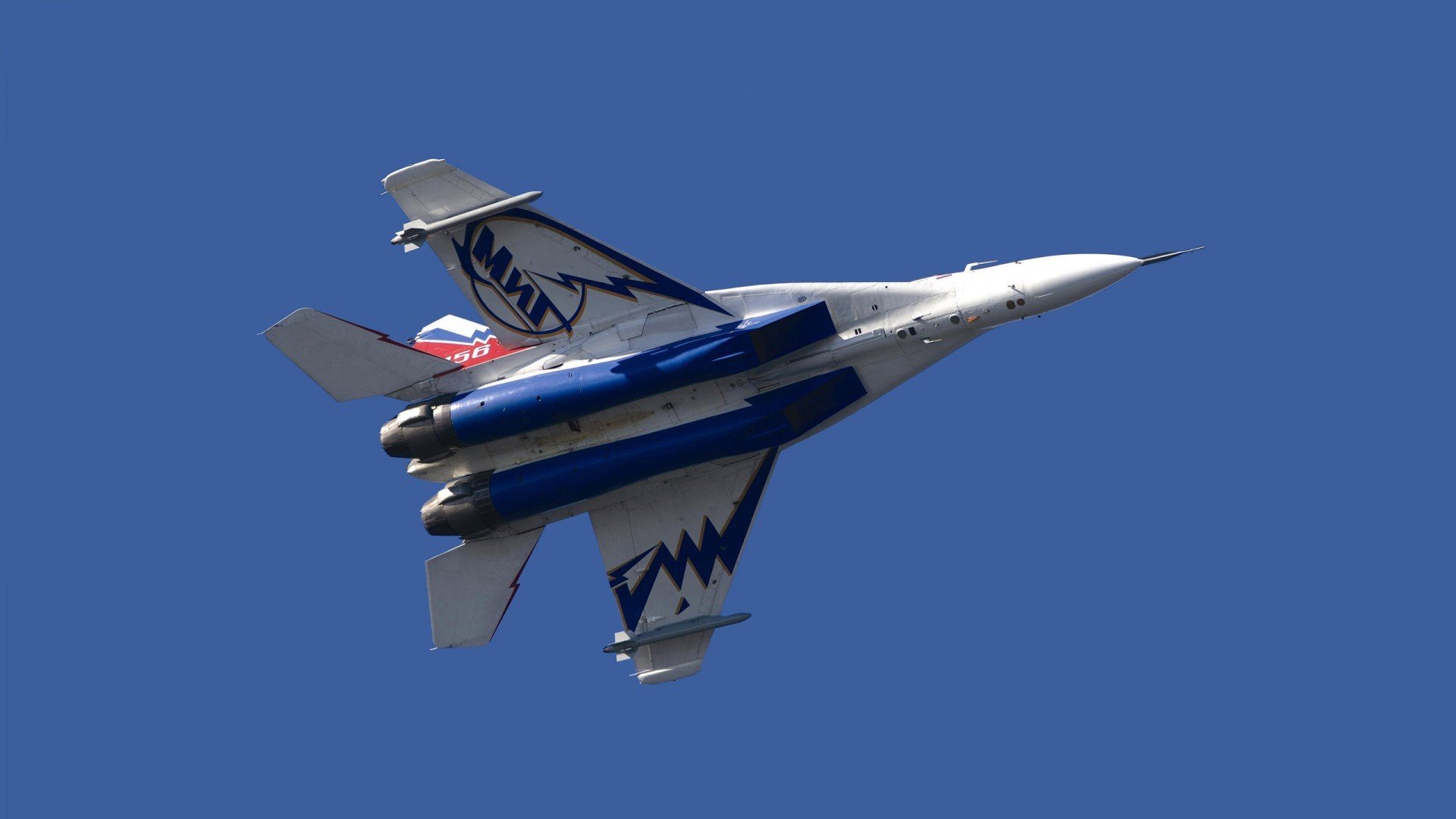 爱游戏官方入口-当绿衫军遇见枫叶，一场横跨大西洋的NBA季后赛狂想